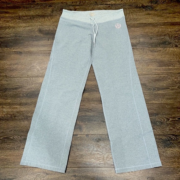 Lululemon straight leg pants, low rise, size 8 - Picture 1 of 8